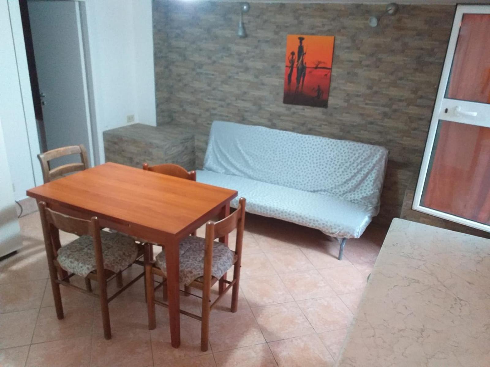 Garden Basement - Seminterrato Max 4 Ospiti - Vicino Aeroporto E Fiera Apartamento Fiumicino