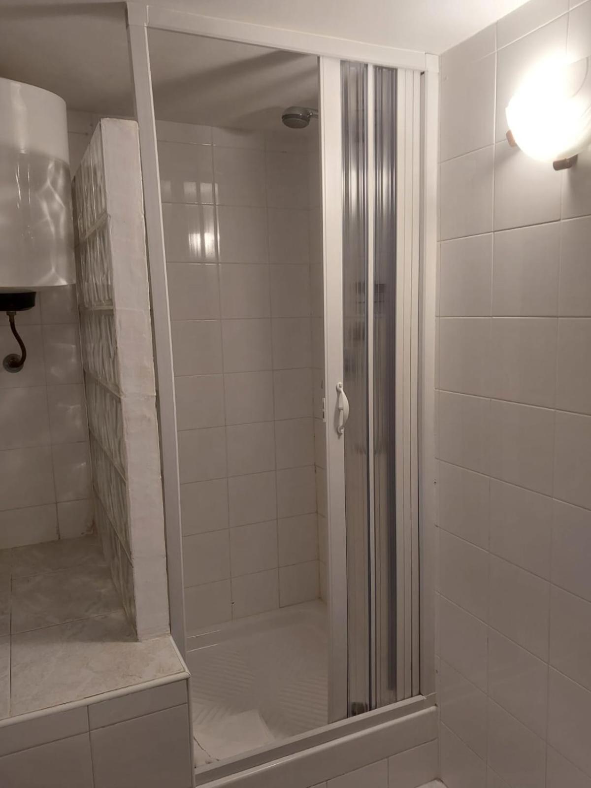 Apartamento Garden Basement - Seminterrato Max 4 Ospiti - Vicino Aeroporto E Fiera Fiumicino