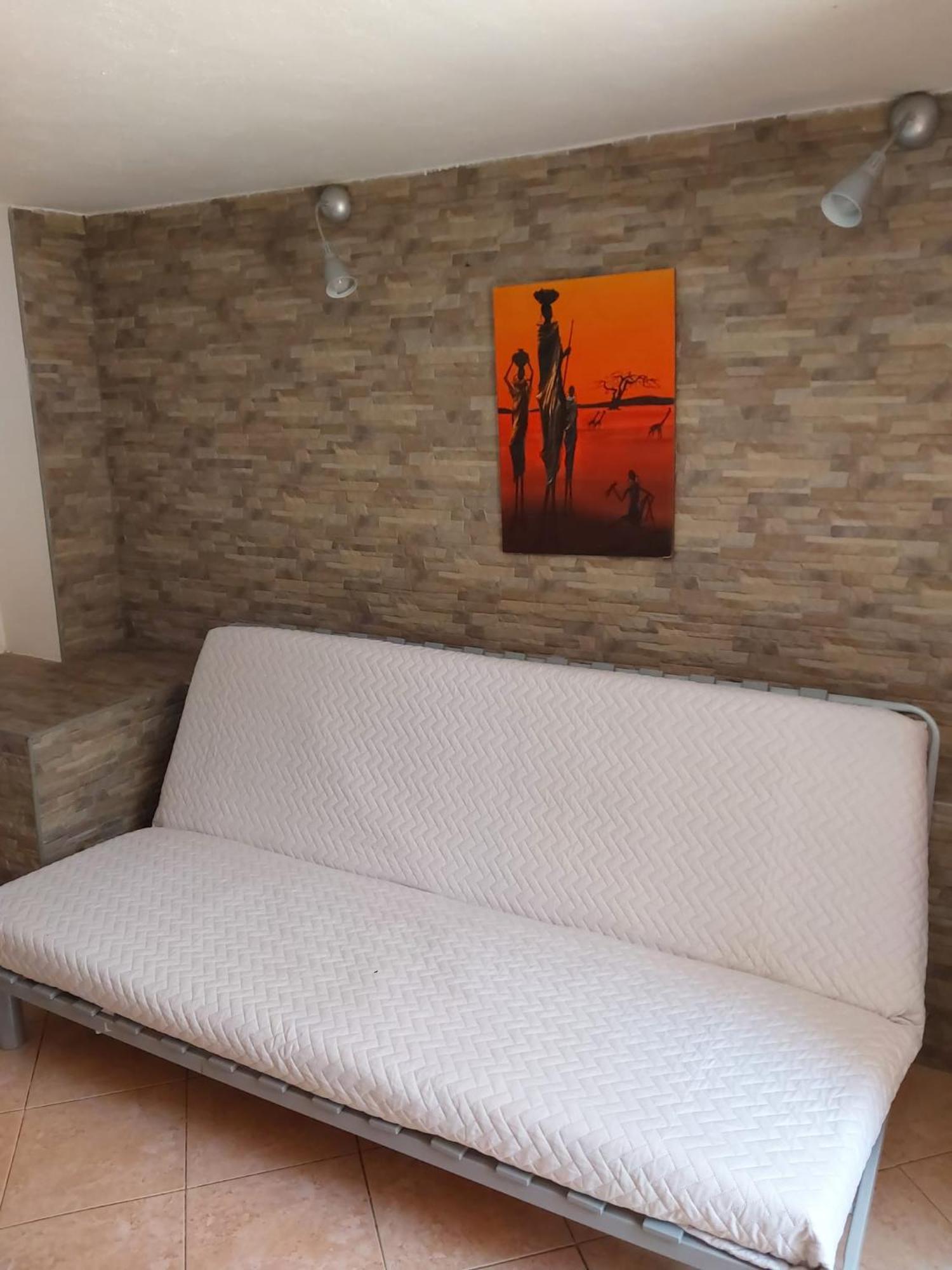 Apartment Garden Basement - Seminterrato Max 4 Ospiti - Vicino Aeroporto E Fiera Fiumicino